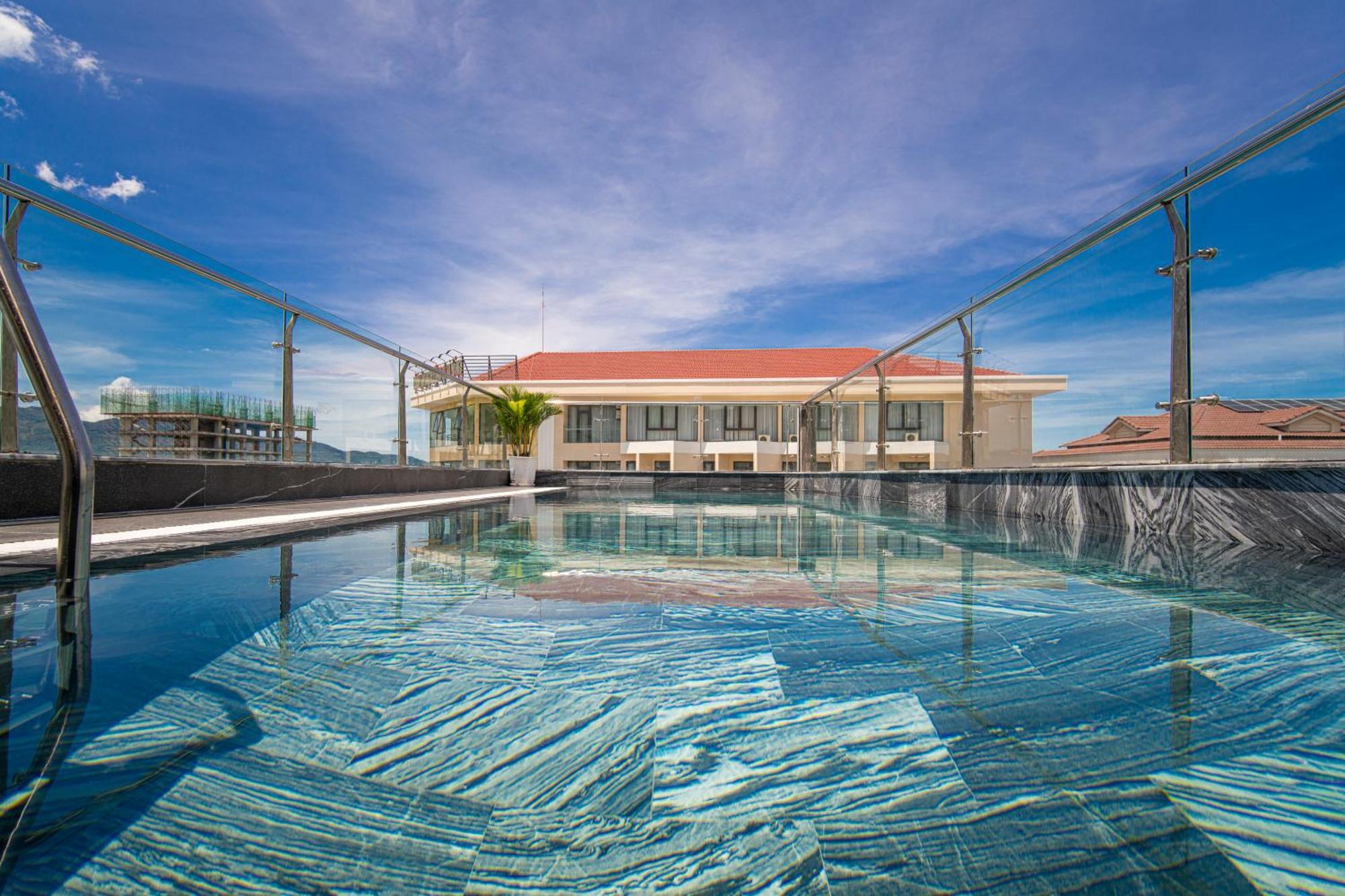 Sea Wind Hotel By Thg ดานัง ภายนอก รูปภาพ